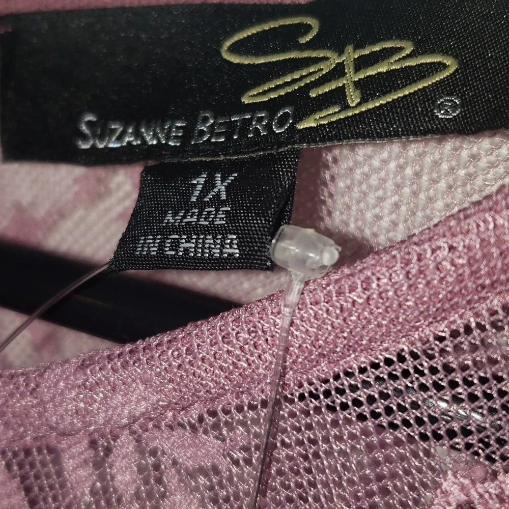 Suzanne betro - Picture 3 of 4